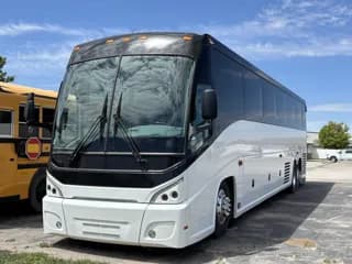 2015 Motor Coach Industries J4500 bus