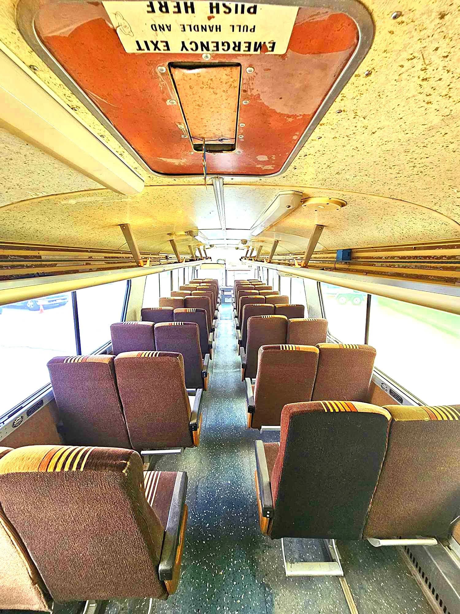 1976 MCI MC-8 Crusader - Image 4