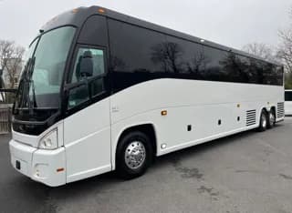 2017 Motor Coach Industries J4500 bus