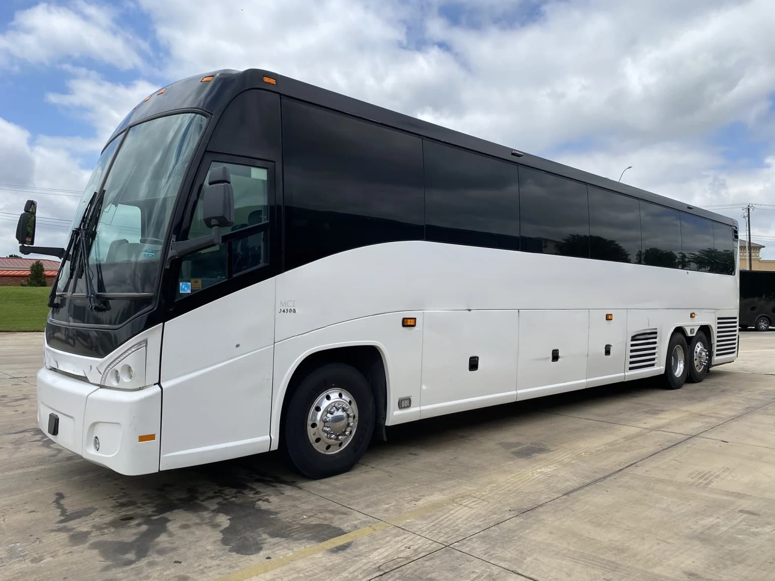 5 2017 MCI J4500 Matching Units - Image 22