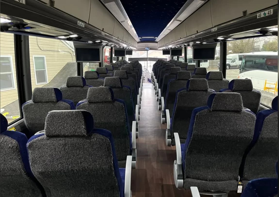 5 2017 MCI J4500 Matching Units - Image 13