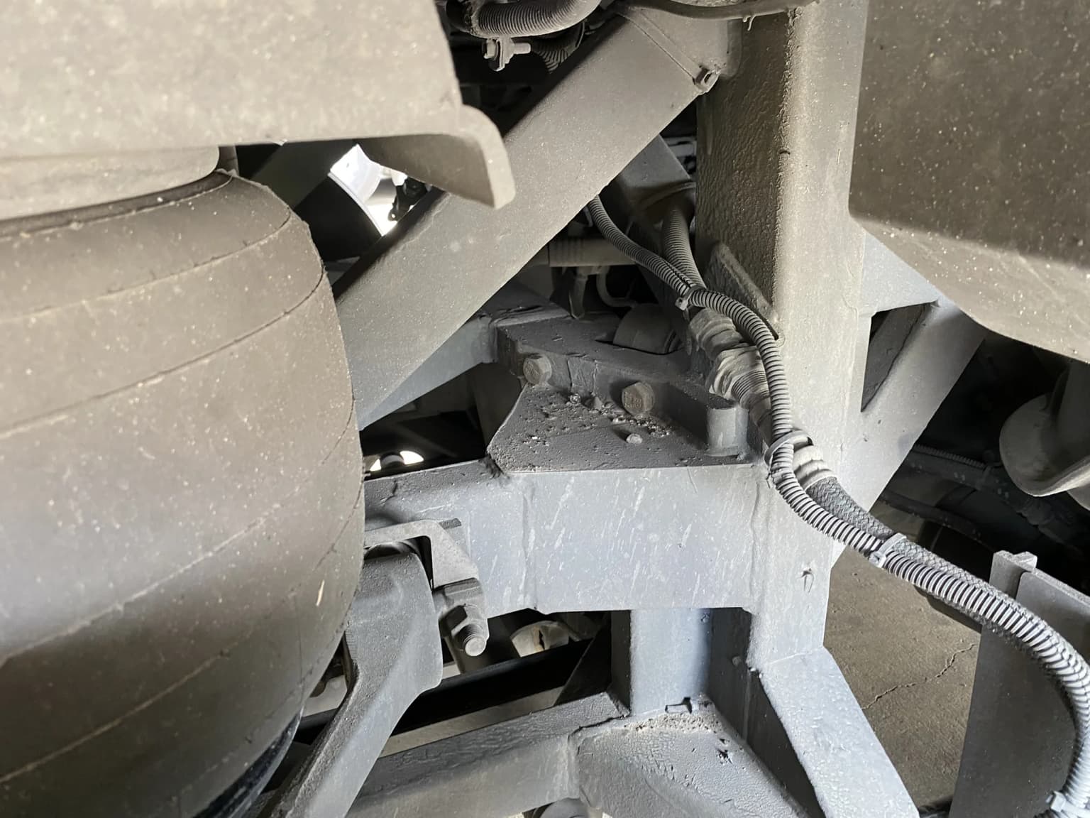 5 2017 MCI J4500 Matching Units - Image 23