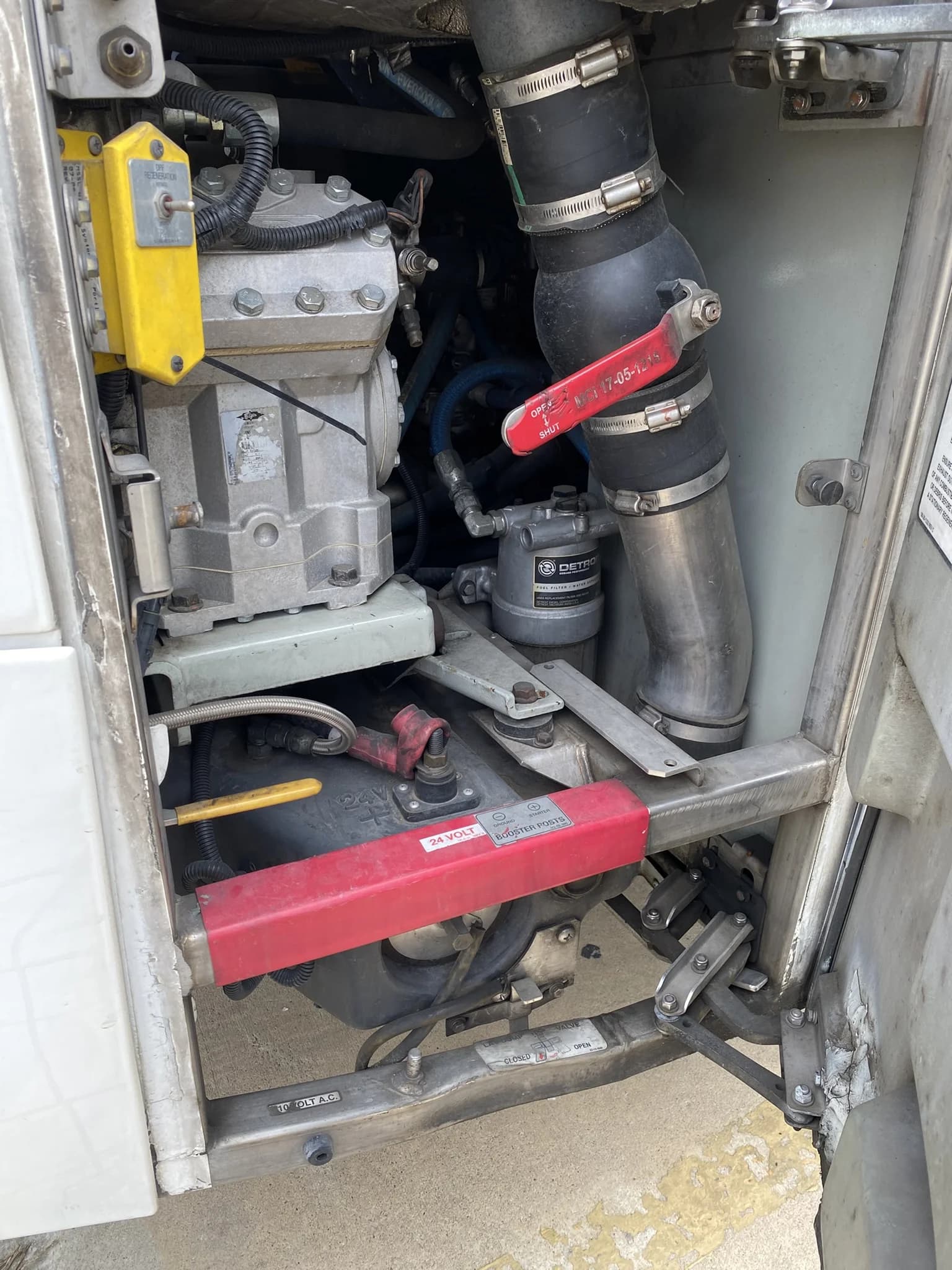 5 2017 MCI J4500 Matching Units - Image 19