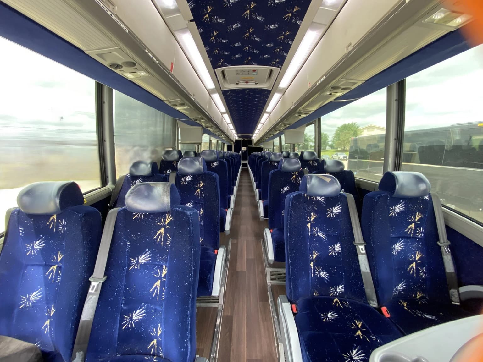 5 2017 MCI J4500 Matching Units - Image 8