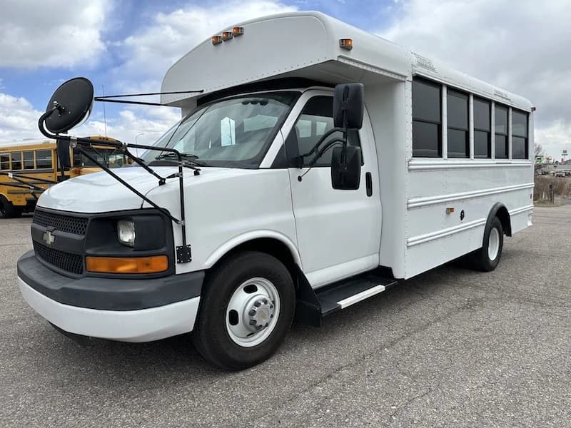 2011 GMC Thomas MFSAB Non-CDL Bus - Image 4