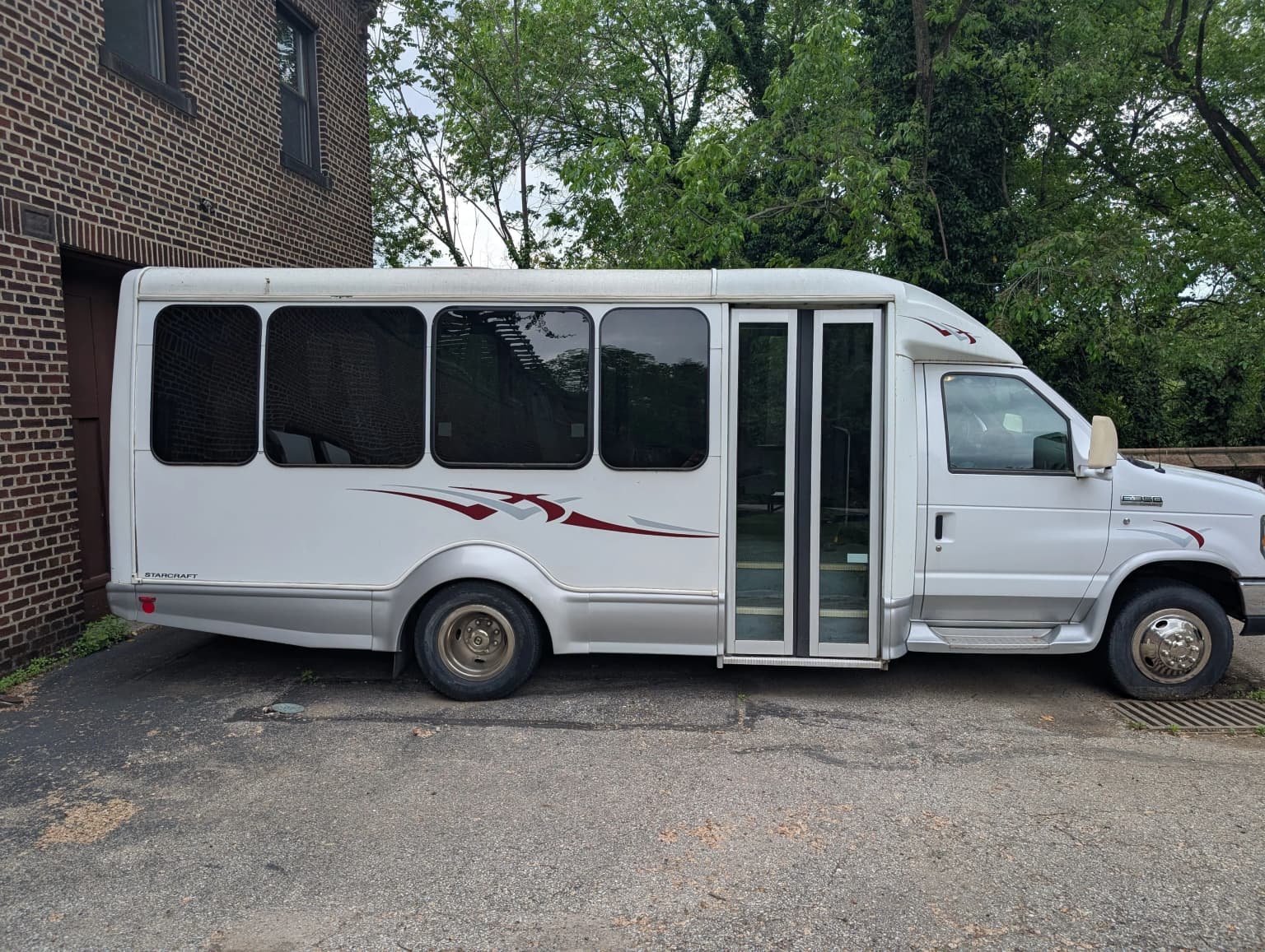 2008 E350 Ford Starcraft - Image 6