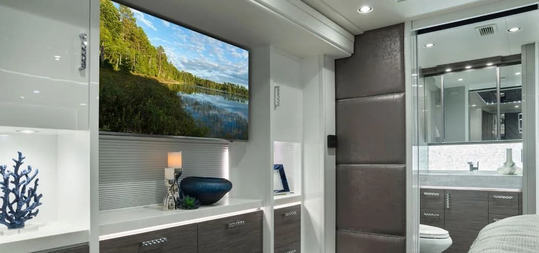 2020 Prevost Elegant Lady Motorcoach - Image 10