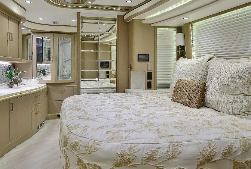2017 Prevost H3-45 Motorcoach Conversion - Image 10