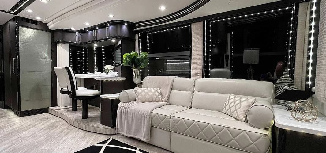 2016 Prevost H3-45 Elegant Lady - Image 7