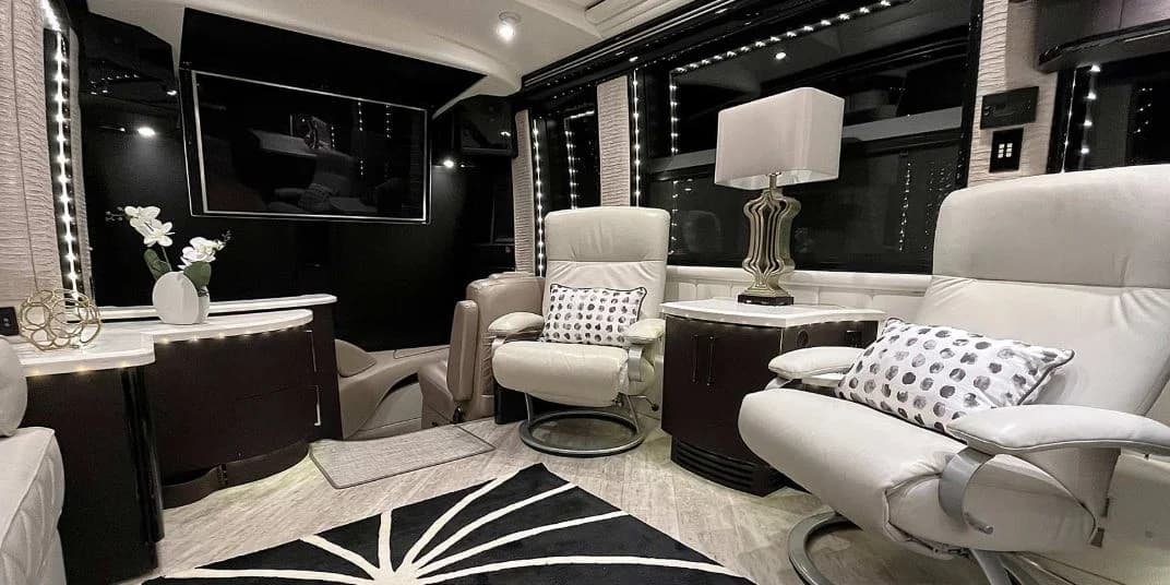 2016 Prevost H3-45 Elegant Lady - Image 8