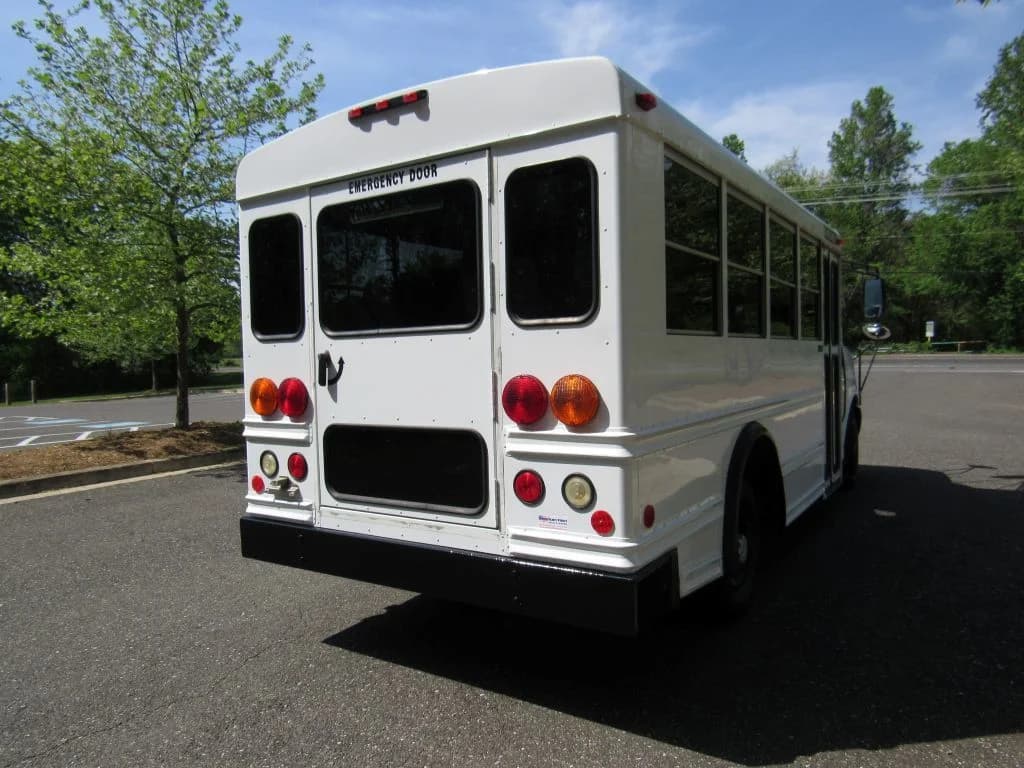 2007 Chevrolet Express Collins A/C Mini Bus - Image 24
