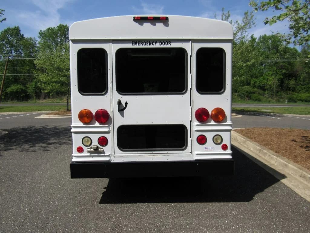 2007 Chevrolet Express Collins A/C Mini Bus - Image 25