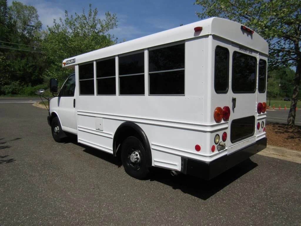 2007 Chevrolet Express Collins A/C Mini Bus - Image 4