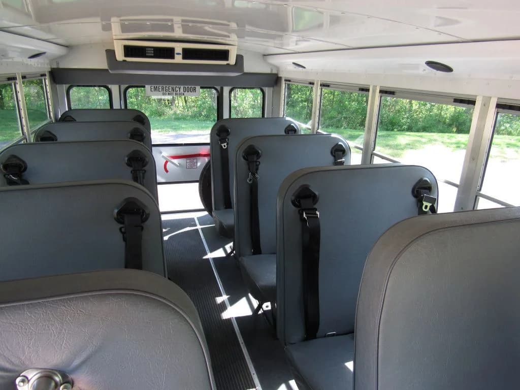 2007 Chevrolet Express Collins A/C Mini Bus - Image 6