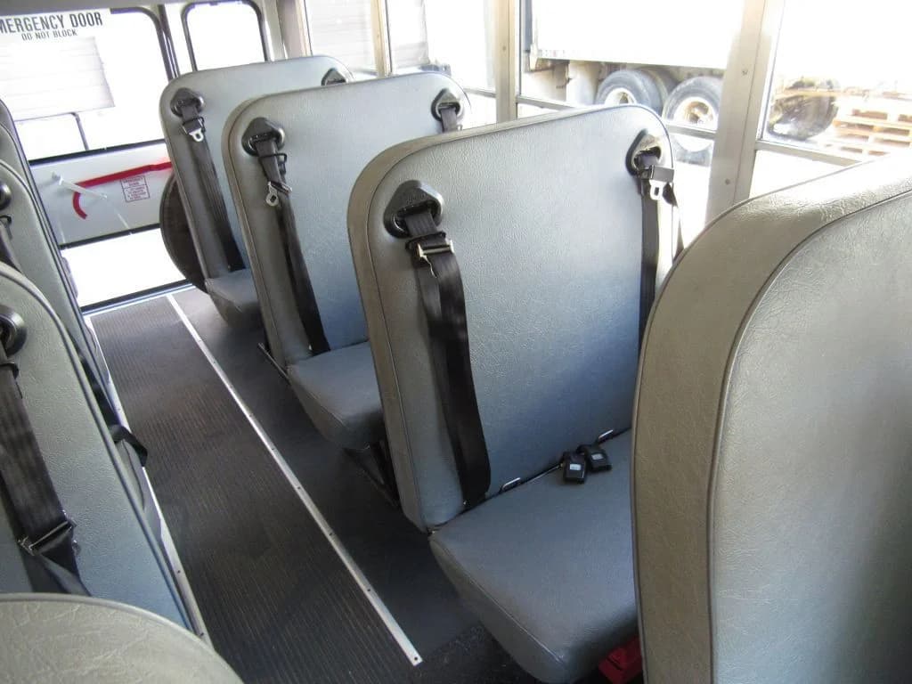 2007 Chevrolet Express Collins A/C Mini Bus - Image 7