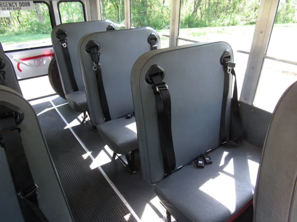 2007 Chevrolet Express Collins A/C Mini Bus - Image 8
