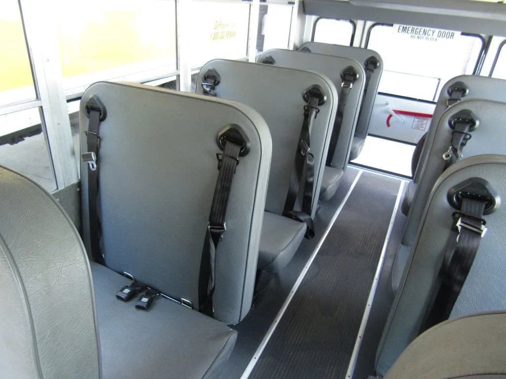 2007 Chevrolet Express Collins A/C Mini Bus - Image 9