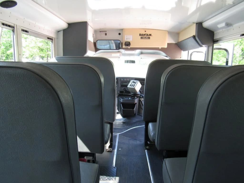 2007 Chevrolet Express Collins A/C Mini Bus - Image 10