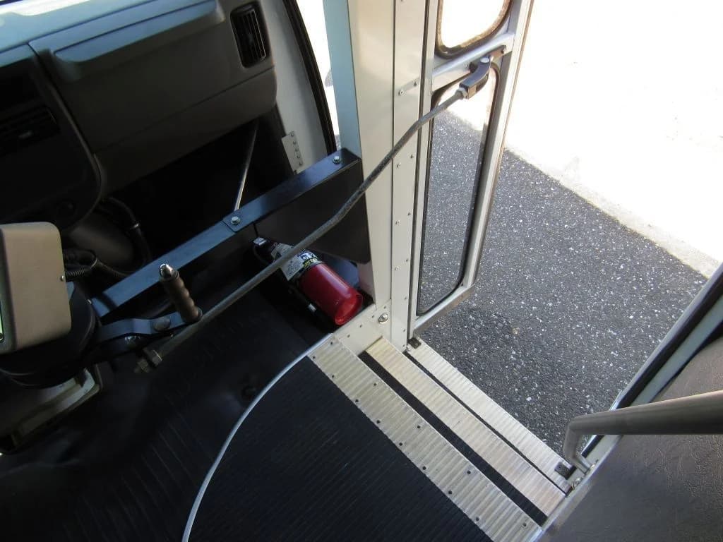 2007 Chevrolet Express Collins A/C Mini Bus - Image 12