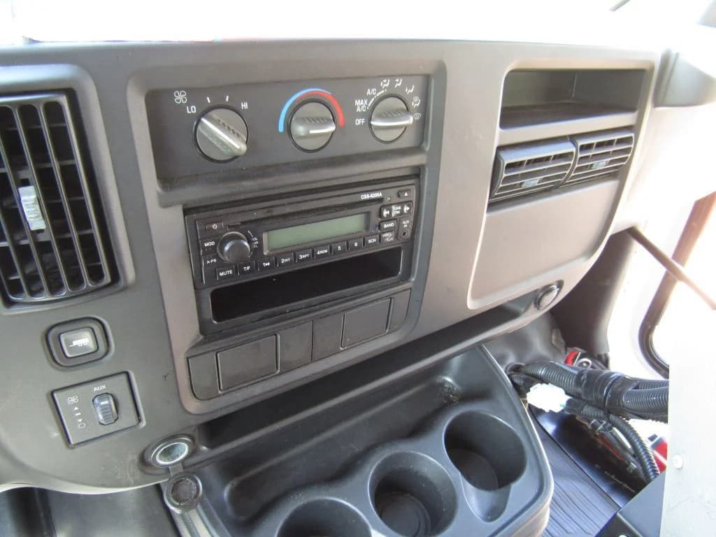 2007 Chevrolet Express Collins A/C Mini Bus - Image 15