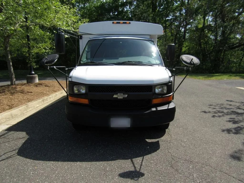 2007 Chevrolet Express Collins A/C Mini Bus - Image 19