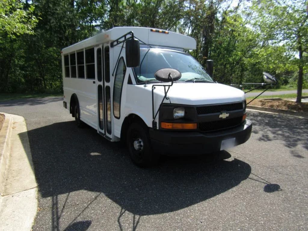 2007 Chevrolet Express Collins A/C Mini Bus - Image 2