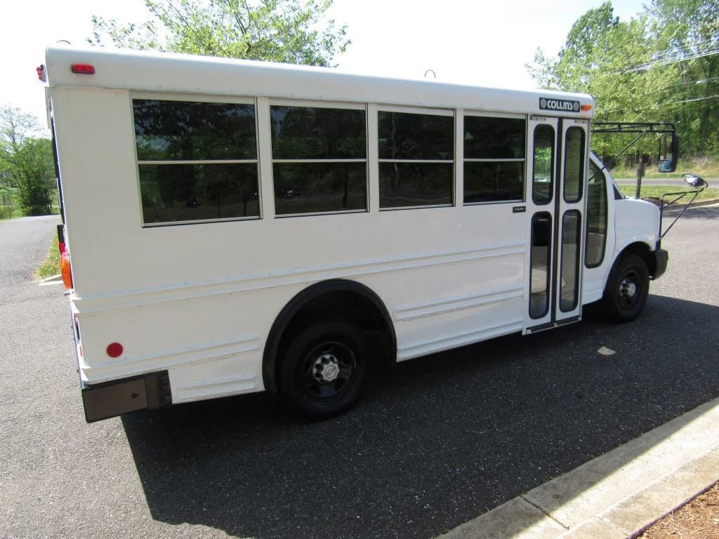 2007 Chevrolet Express Collins A/C Mini Bus - Image 23