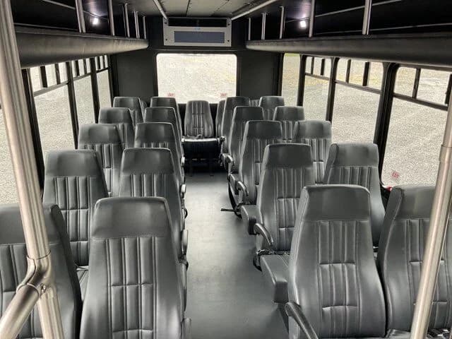 2024 Chevrolet Express 4500 Starcraft A/C Shuttle Bus  - Image 7
