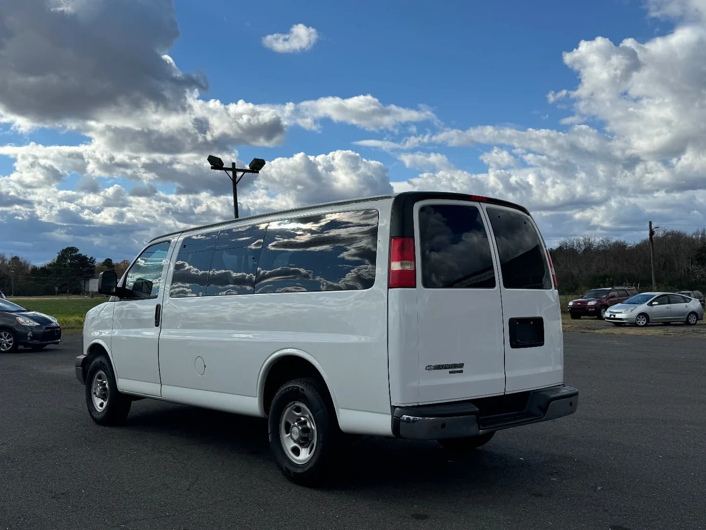 2014 Chevrolet Express LT Passenger Van - Image 4