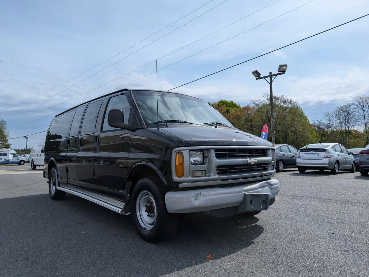 Express G3500 #24415 - Image 2