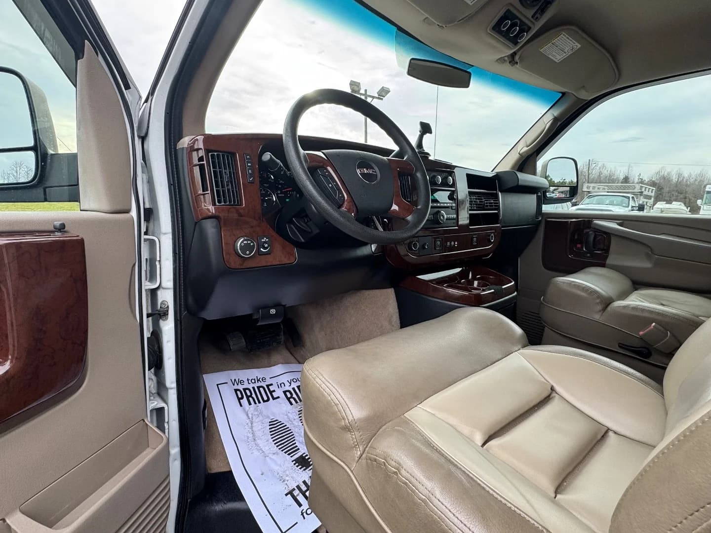 2012 GMC Savana 1500 Upfitter Passenger Van - Image 8