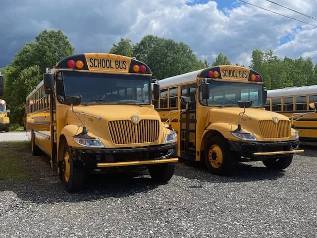 Two matching A/C 2015 Cummins Diesels - Image 2