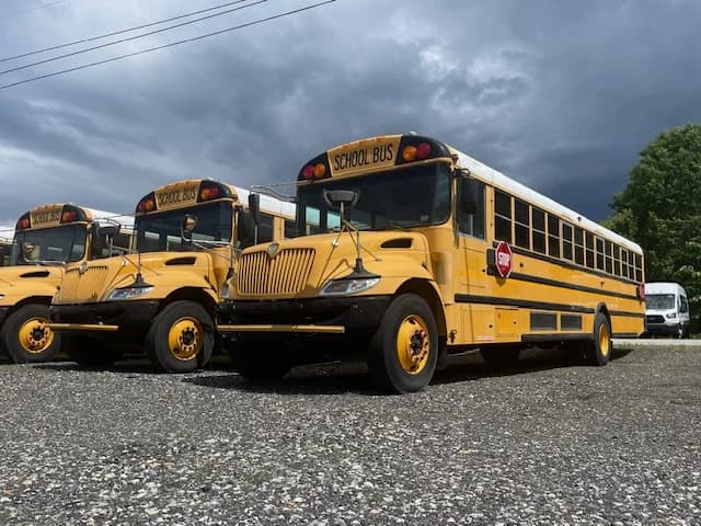 Two matching A/C 2015 Cummins Diesels - Image 11