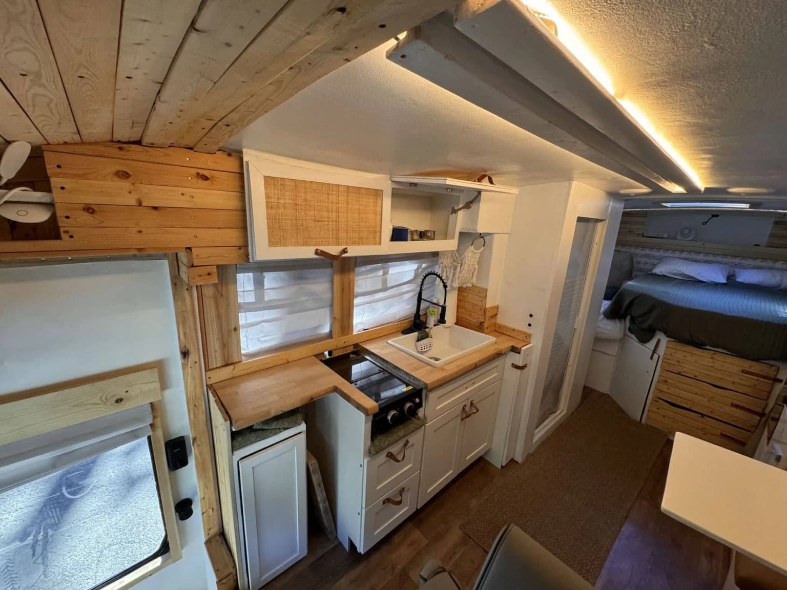 2006 Ford E450 Skoolie Conversion - Image 3