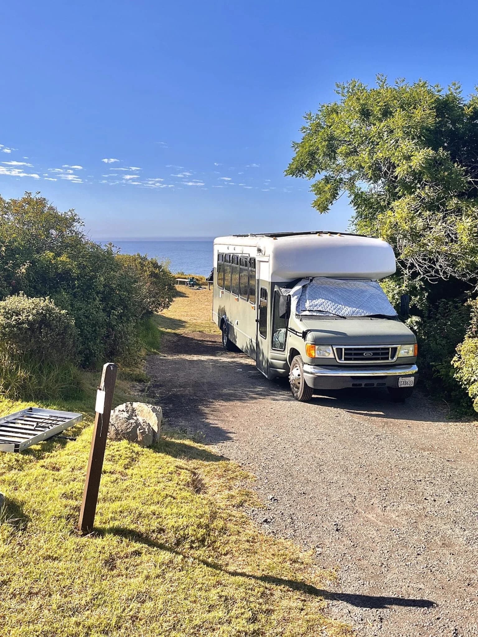 2006 Ford E450 Skoolie Conversion - Image 2