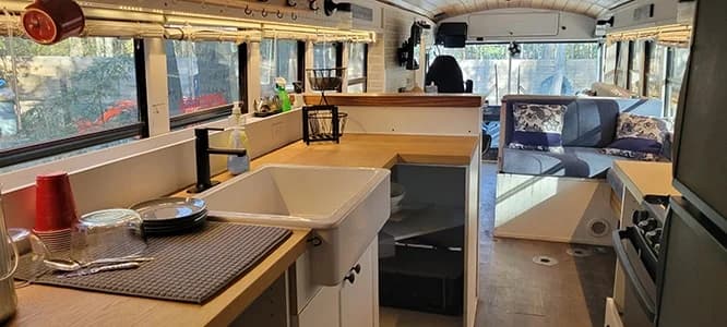 2003 Thomas Built Flat Nose Skoolie Conversion - Image 7