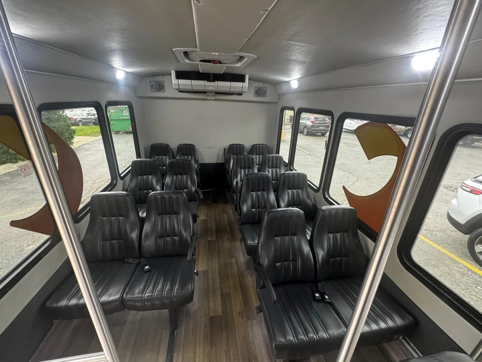 2023 Ford E450 Glaval - Image 1