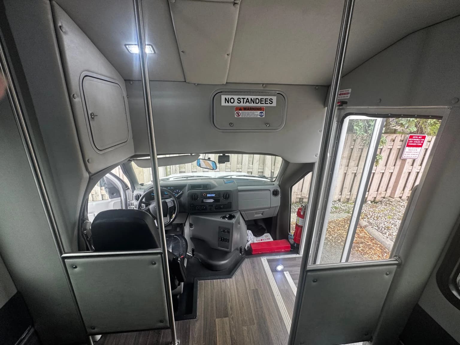 2023 Ford E450 Glaval - Image 6