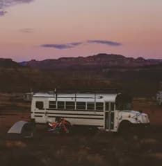 2006 International 3300 bus