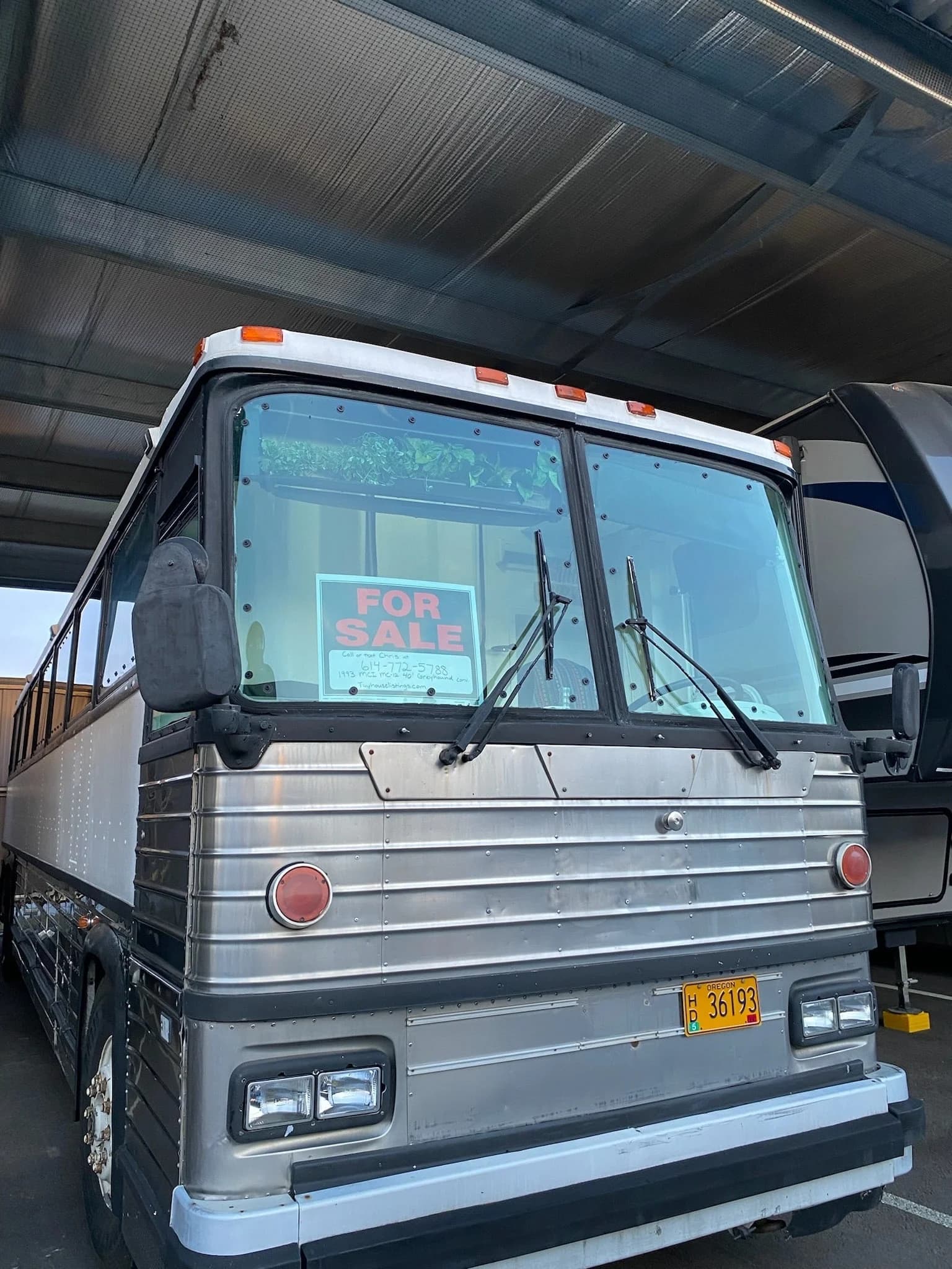 1993 MCI MC12 Flat Nose Skoolie Conversion - Image 10