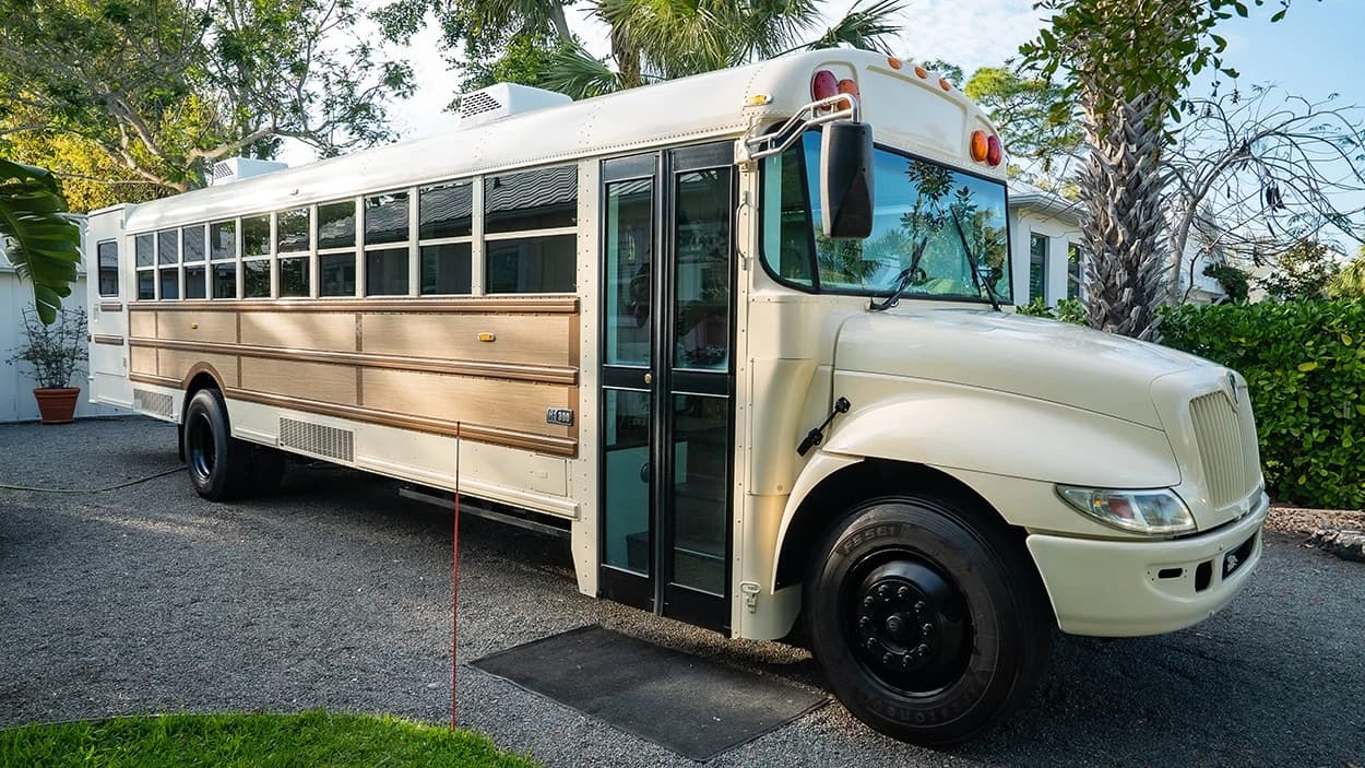 2007 International CE300 Dog Nose Skoolie Conversion - Image 1