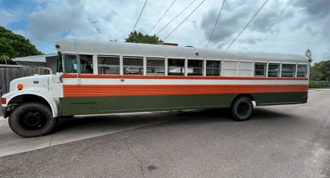 1999 International 3000 Dog Nose Skoolie Conversion - Image 1