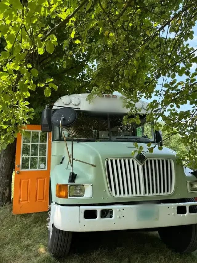 2003 International DT466 Dog Nose Skoolie Conversion - Image 2