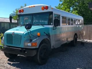 2001 International 3800 bus