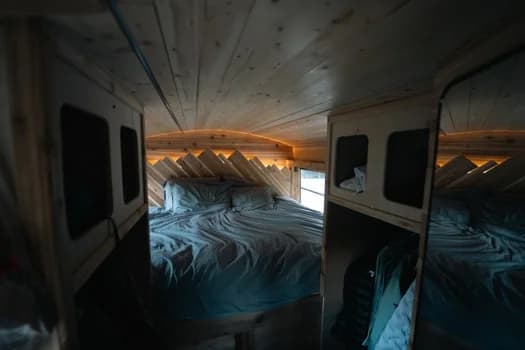2004 Freightliner Thomas Skoolie Conversion - Image 9