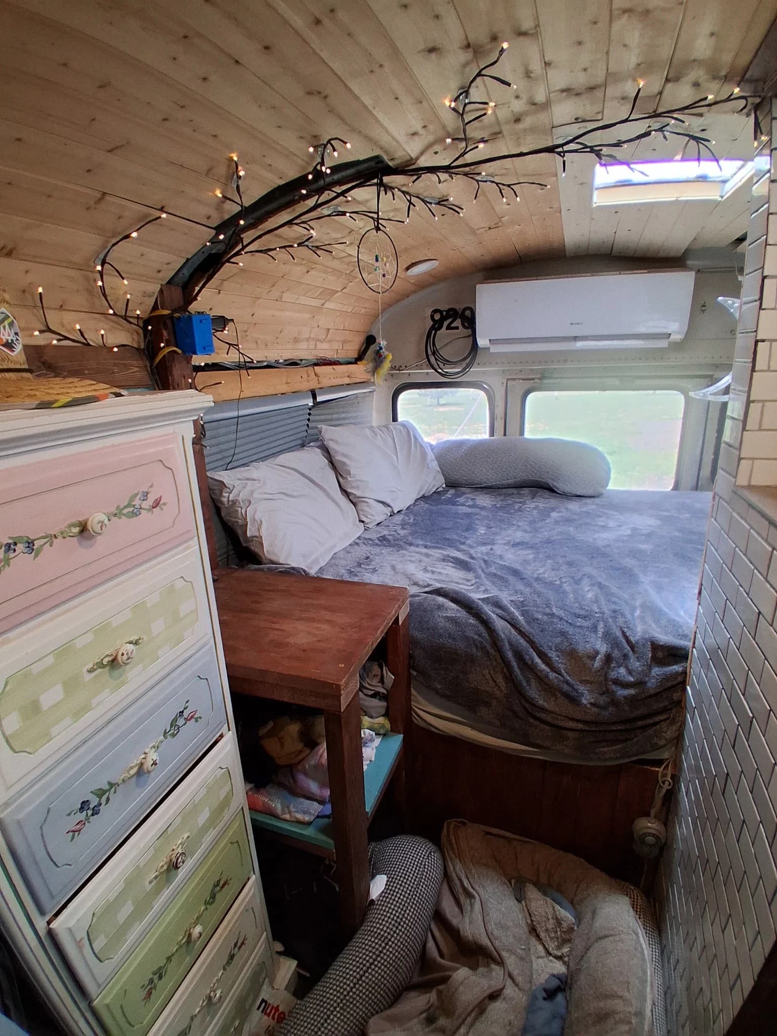2002 International 3000 Skoolie Conversion - Image 5