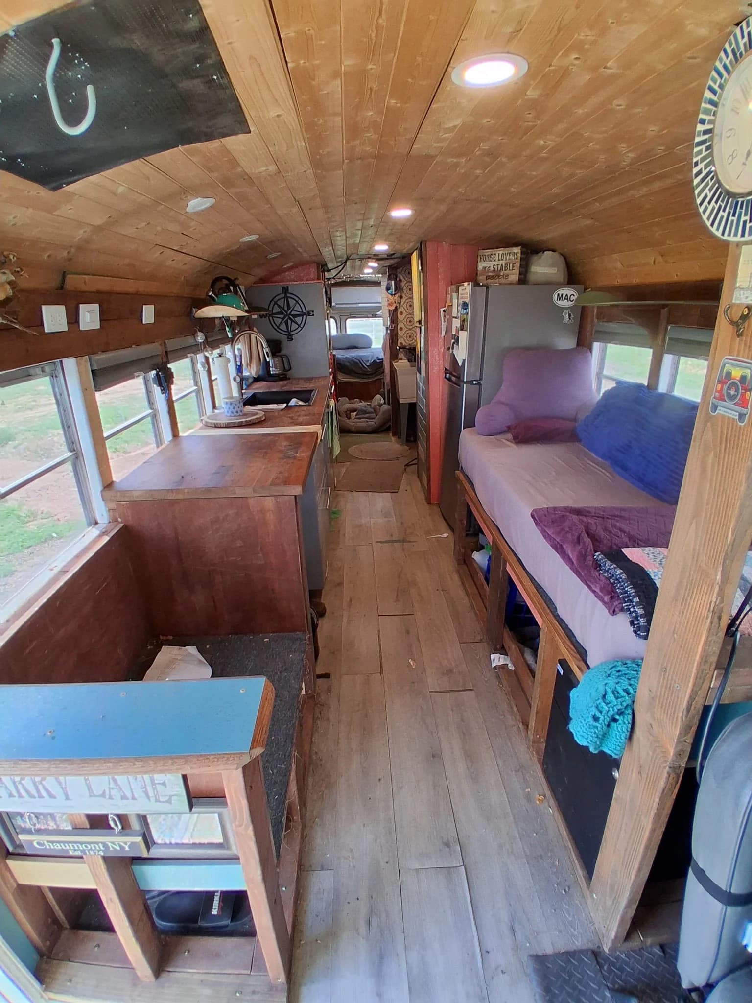 2002 International 3000 Skoolie Conversion - Image 7