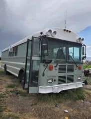 2002 Thomas Built Buses Saf-T Liner bus