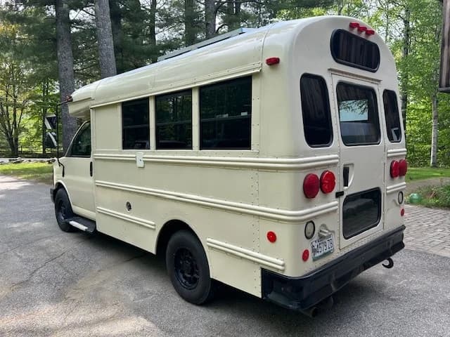 2007 Chevy Express 3500 Skoolie Conversion - Image 4