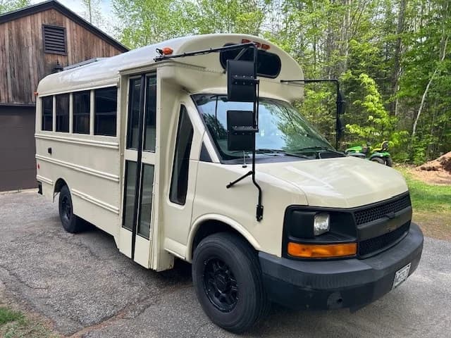 2007 Chevy Express 3500 Skoolie Conversion - Image 3